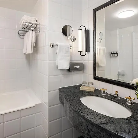 Nh カルフール ドゥ ルーロップ 4*