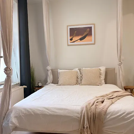 Fully Renovated Near Centre & Midi Apartamento