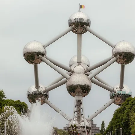 Cozy Atomium Expo Brusel