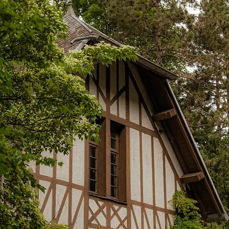 Cozy Atomium Expo Daire