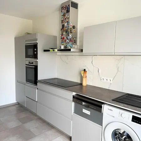 Spacious Duplex For Rent, Evere, Brüksel