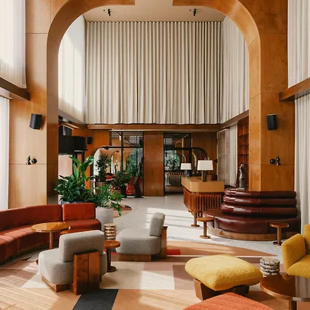 The Standard, بروكسل