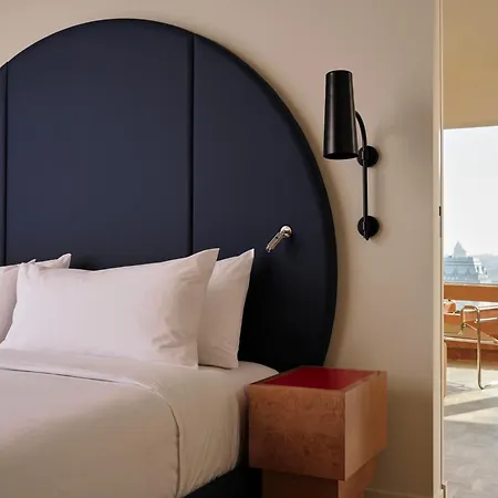 The Standard, بروكسل