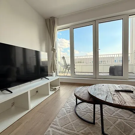 Apartment Sejour Lumineux Avec Balcon *