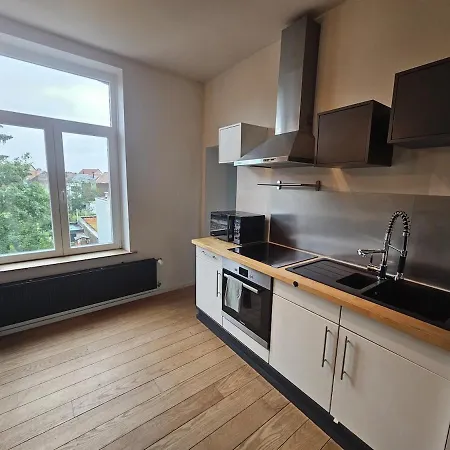Luxury Triplex Stylish 2br In Brussel