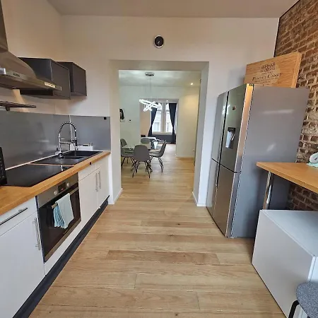 Luxury Triplex Stylish 2br In Brussel