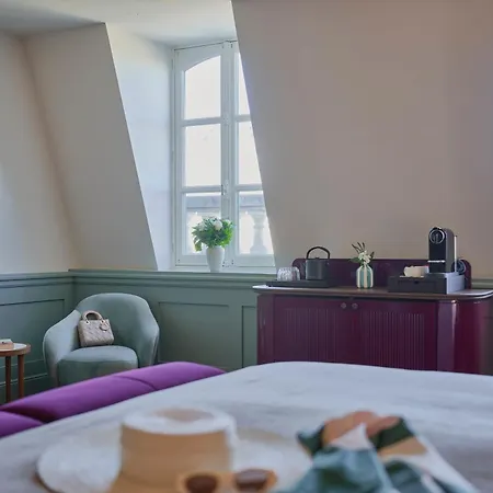 Faubourg 21 - The Leading Of The World 5*