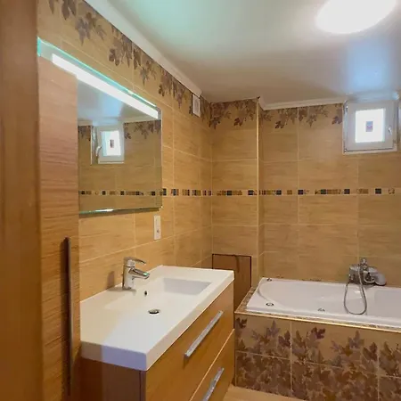 Luxury 2br & 2 Jacuzzi Near Expo 12 & Ing Arena Apartament Bruksela