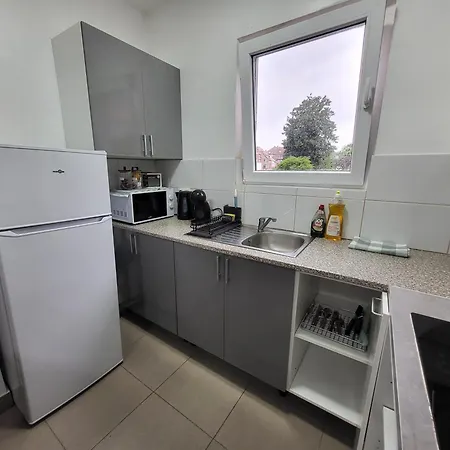 Charles House Penzion *