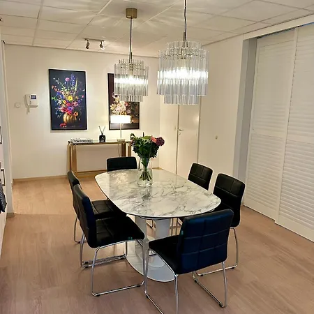 Designer- 2Bd-Apartment In The Heart Of Brussels דירה *