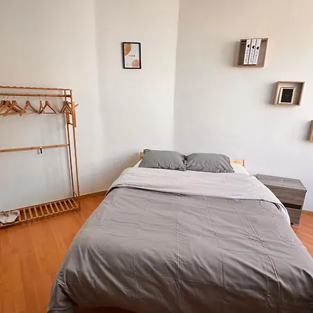 Apartment T2 Neuf Quartier Calme Et Transport Devant