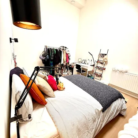 Ulb & Cambre Cosy Duplex Homestay Brussels