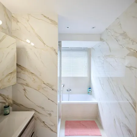 Louise Gallery Apartment Brussels