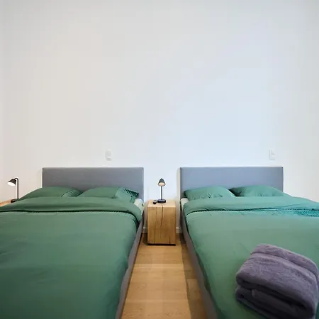 Louise Center * Brüsszel