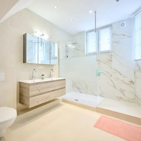 Louise Center Apartman Brüsszel