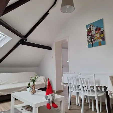 Cozy Nest By Gare Du Midi Apartment