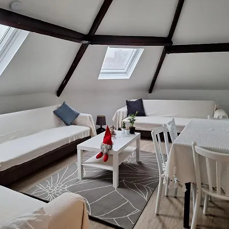 Cozy Nest By Gare Du Midi Apartamento