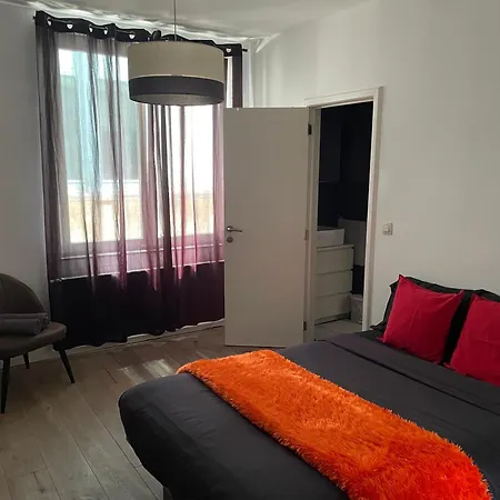 Duplex Centre Bruxelle 公寓 *
