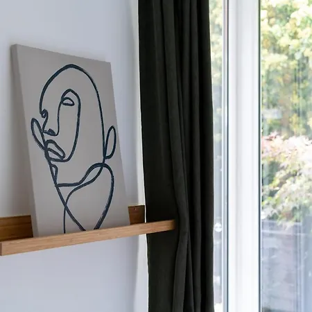 Апартаменты Uccle - Elegance & Modernity In A Quiet Setting *