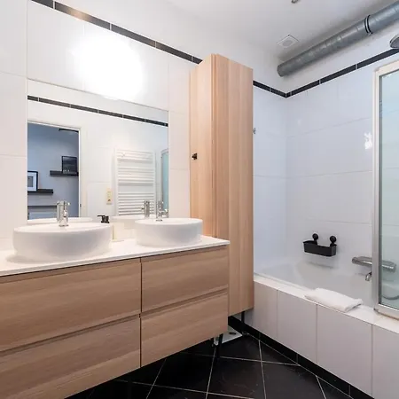 Uccle - Elegance & Modernity In A Quiet Setting Βρυξέλλες