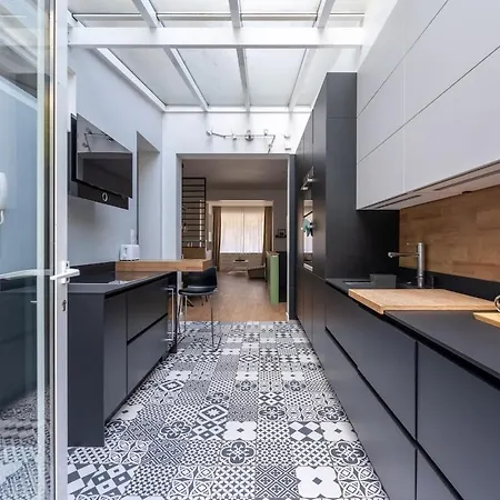 Uccle - Elegance & Modernity In A Quiet Setting Апартаменты