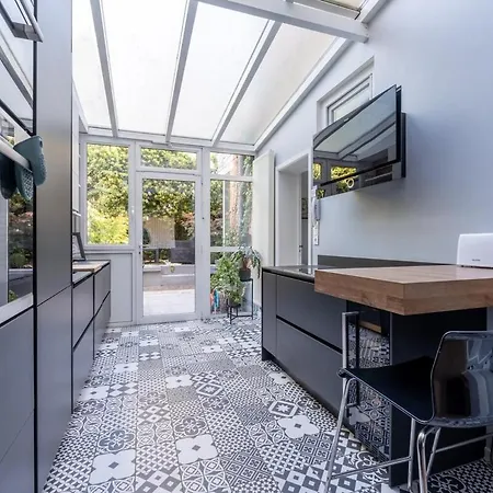 Uccle - Elegance & Modernity In A Quiet Setting Апартаменты Брюссель