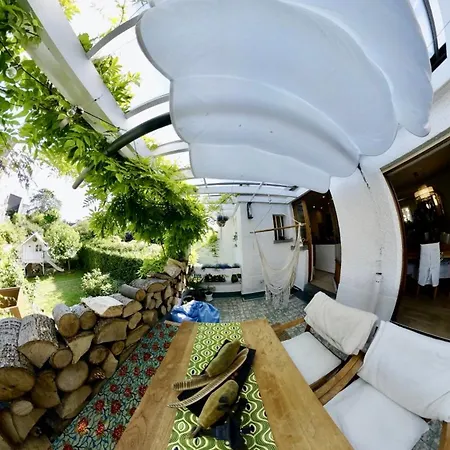 Calm, & Birdsong Pansiyon