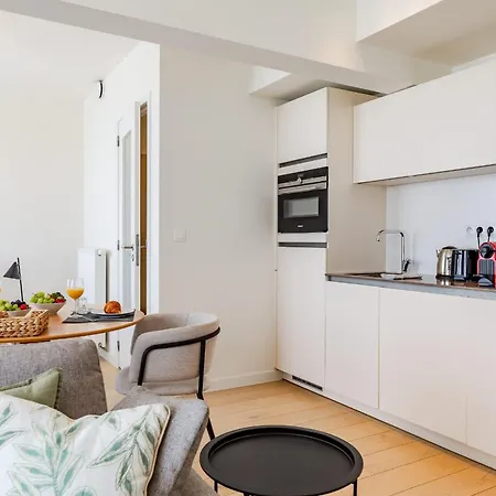 Apartment Large In A Serviced Building *