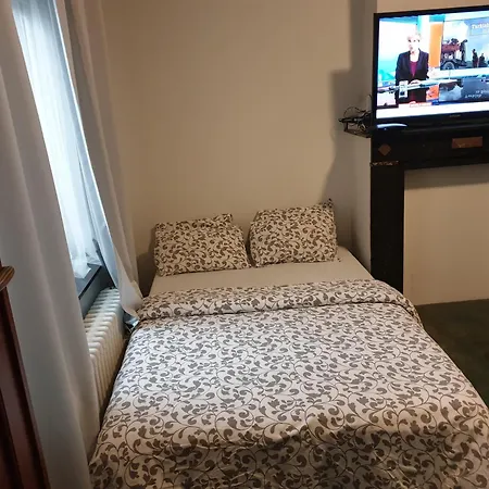 Set Of 3 Flats, 7 Bedrooms, Fully Equipped * Brüksel