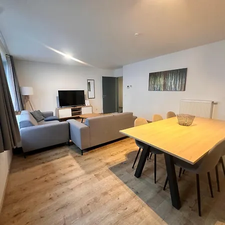 Apartment Modern 2 Bedroom For 6 - Center *