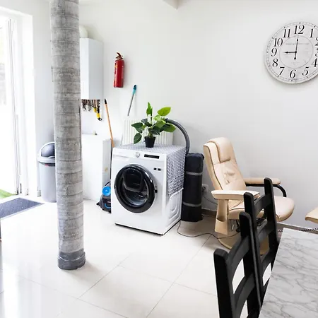 Avec Terrasse Privee Et Garage Rez De Chaussee Lumineux Апартаменты Брюссель