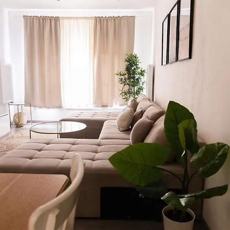 Avec Terrasse Privee Et Garage Rez De Chaussee Lumineux