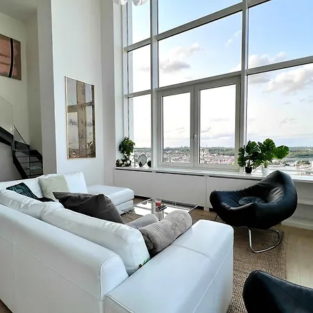 Penthouse 220 M2 With Stunning View Over Daire Brüksel
