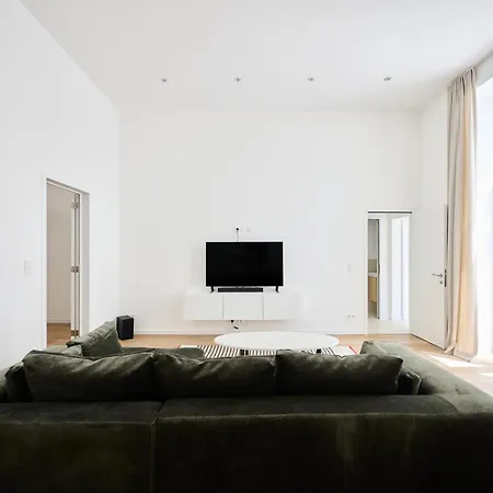 Toison D'or & Sauna Apartment