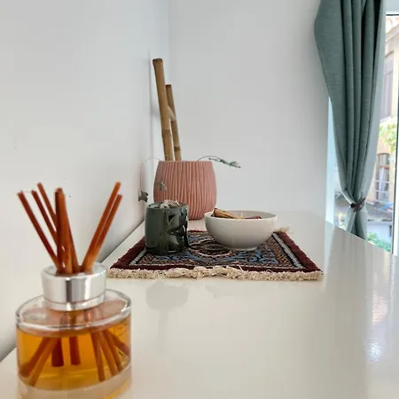 شقة Tiny House Avec Terrasse Privee, 10 Mins Du Centre *