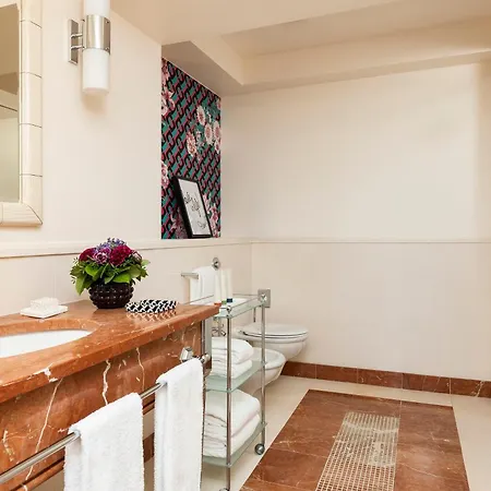 Rocco Amigo Hotel