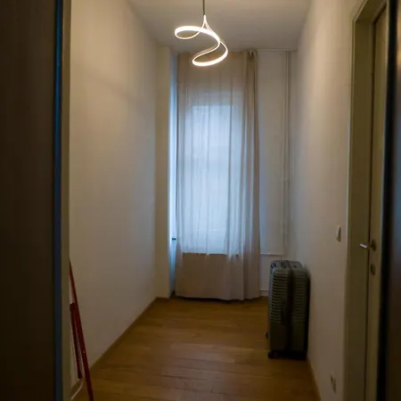 Eya House, Cozy, Bright & Well Located ヴィラ ブリュッセル