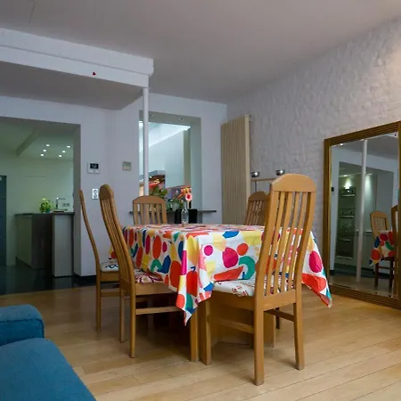Eya House, Cozy, Bright & Well Located ブリュッセル