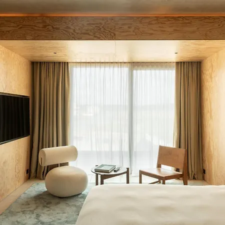 Radisson Collection Hotel, The National