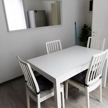 Confortable Avec Garage Premier Etage Sans Terrasse Διαμέρισμα *