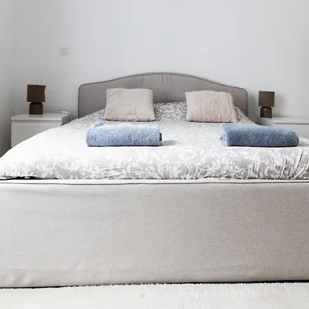 Confortable Avec Garage Premier Etage Sans Terrasse Διαμέρισμα *