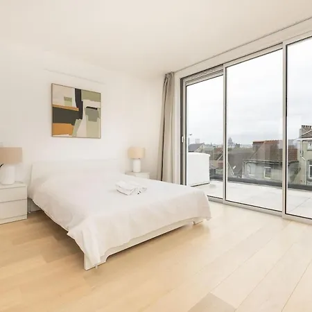 Trendy Canal District Penthouse * Bruselas