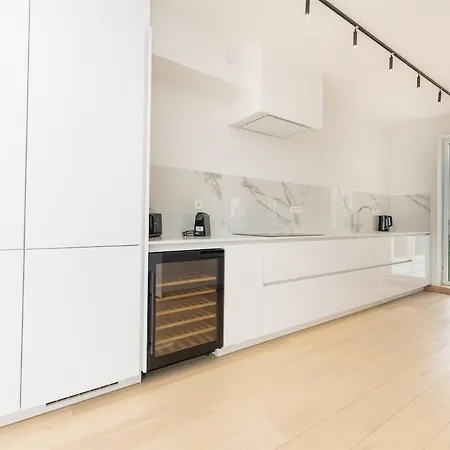 Trendy Canal District Penthouse *