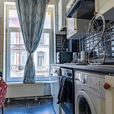 Apartment Gare Du Midi - 2-room *