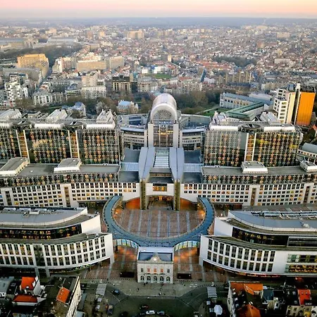 Center Cozy & Charm Apartment