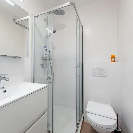 Daire Fully Furnished And Modern Flat - Center Brüksel