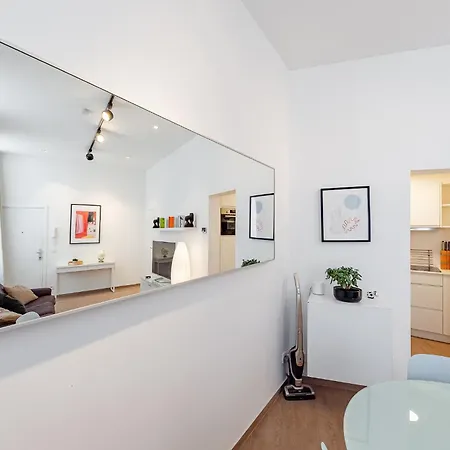 Fully Furnished And Modern Flat - Center