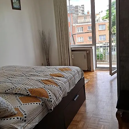 Apartment 2 A *