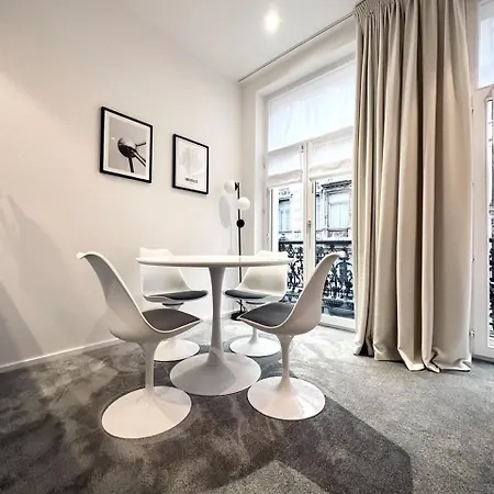 Magnificent In Sablon בריסל