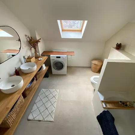Cosy Flat In Eu Area Апартаменты *